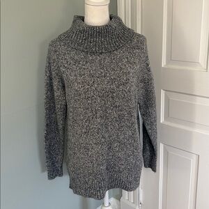 Old Navy Gray Slouchy Turtleneck Sweater Size medium